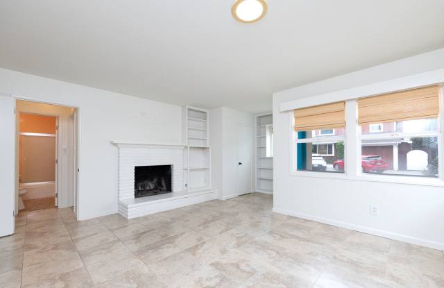 3 Bedroom + 2 Bathroom Duplex | Silverstrand | Oxnard | Unfurnished Gallery 3