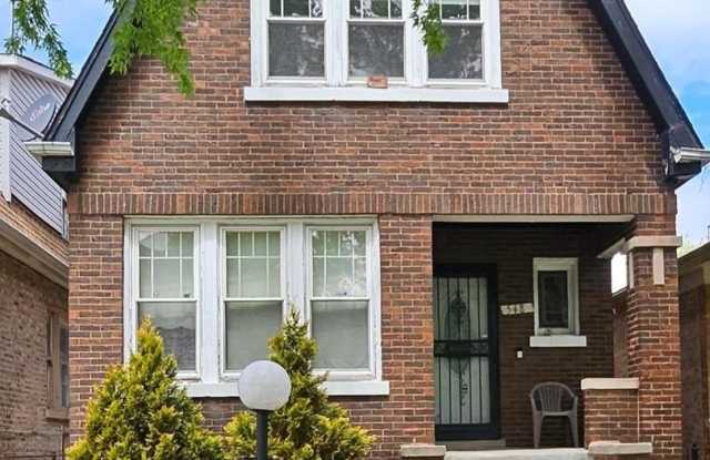 548 E 89th Street unit: 2 photos photos