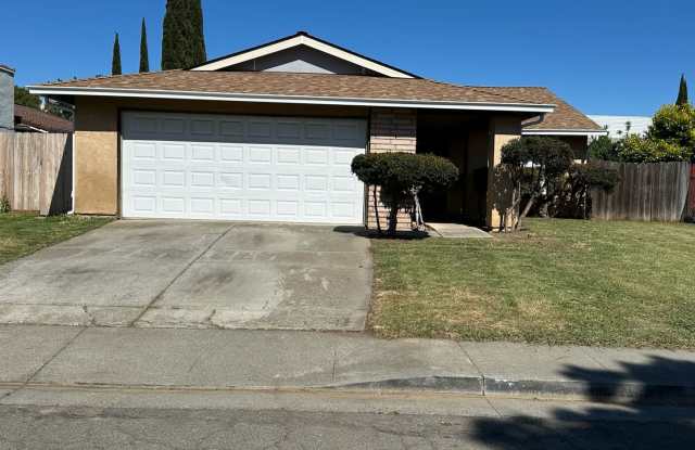 Beautiful 4-bedroom home close to schools and shopping photos photos