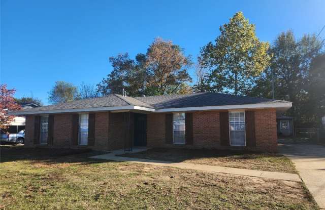 122 Debra Drive - 122 Debra Drive, Prattville, AL 36066