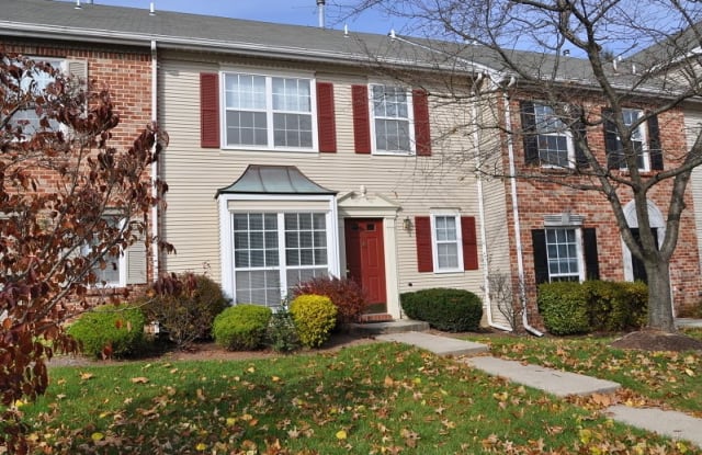 219 LINDSEY CT - 219 Lindsey Court, Franklin Park, NJ 08823