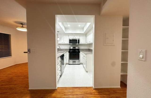 5317 Denny Ave. photos photos