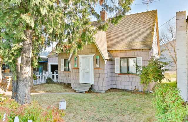 Application Pending - Two Bedroom Home in Downtown Odell photos photos