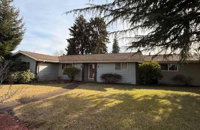 Amazing Freshly Updated Four Bedroom Two Bath Home In Amazing Lebanon Location! - 710 Glenwood Street, Lebanon, OR 97355