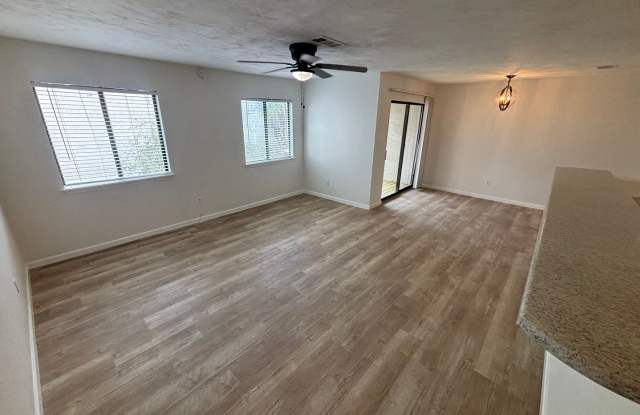 2 Bedroom 2 1/2 bath in the Lakes Townhome Community! Complete Remodel! Gallery 4