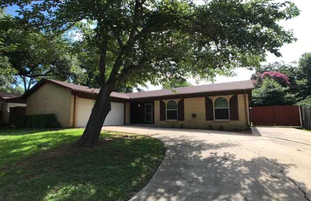 424 Englewood Ln Gallery 2