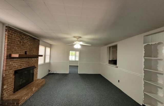 4538 Augusta Rd. Lexington- Please call the Lexington Office to schedule tours: 803-359-0793 Gallery 3