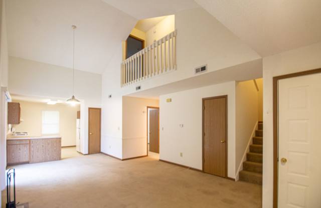 Upscale Duplex 2BD/2BA Cul-de-sac Gallery 1