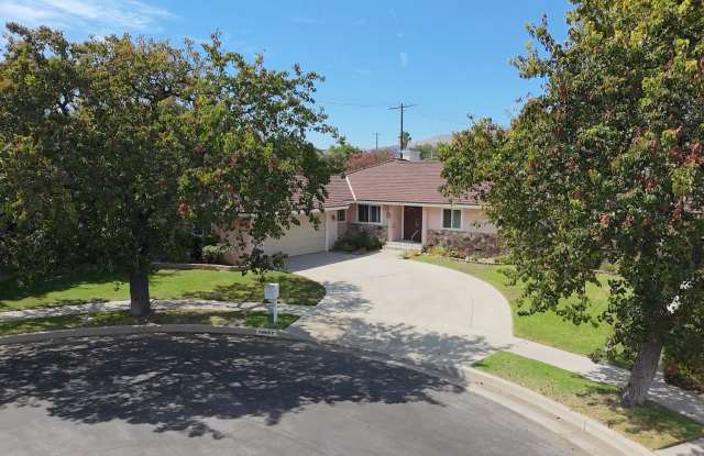 For Lease! Spacious 4 Bedroom, 2 1/2 Bathroom, Northridge Home! Ready for Move-In! Gallery 3
