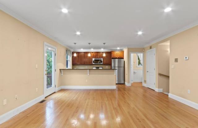 1 Ross Pl. Gallery 2