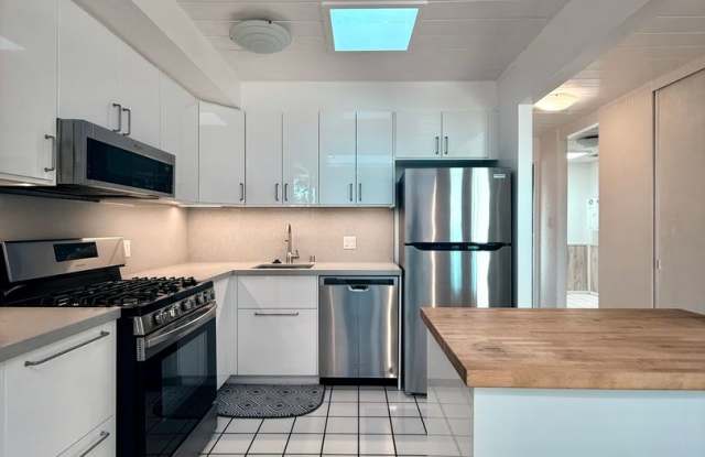 2 Bedroom, 1 Bath Eichler -Townhouse, Santa Clara Gallery 1