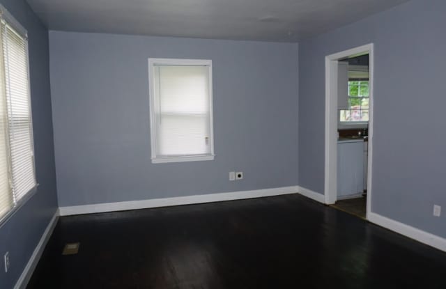 2064 Seneca ~ Rose Hill Park Gallery 3