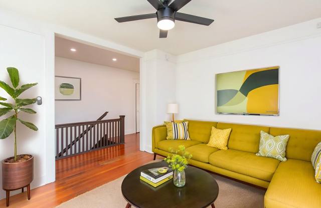 Charming 1-Bed/1-Bath Corner Unit One Block from the Heart of Barrio Logan! photos photos