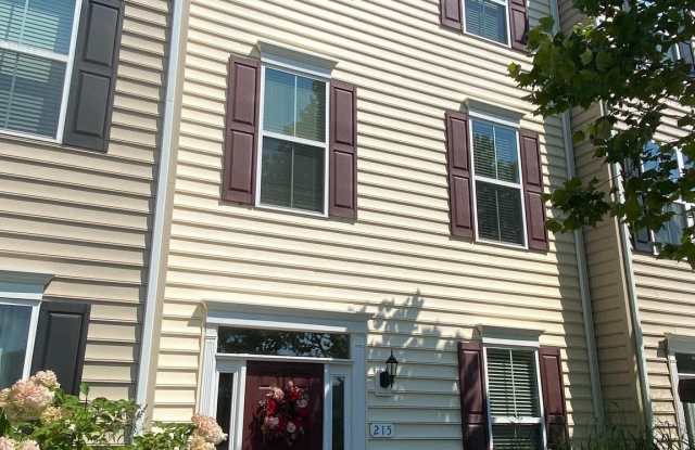 215 KEENAN WAY Gallery 3
