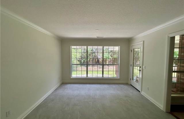 1826 N Glenbrook Place Gallery 4