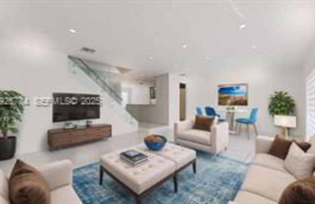 8212 Northwest 8th Place photos photos