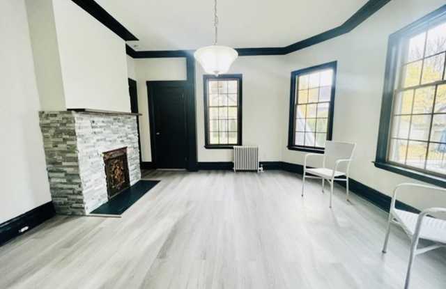 66 WASHINGTON PL Gallery 4
