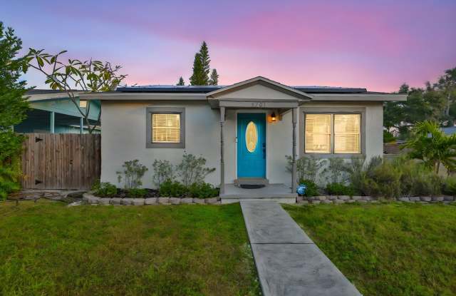 Remodeled 3BR/2BA Gulfport Home with Solar, Firepit  Prime Location - 5701 12th Avenue South, Gulfport, FL 33707