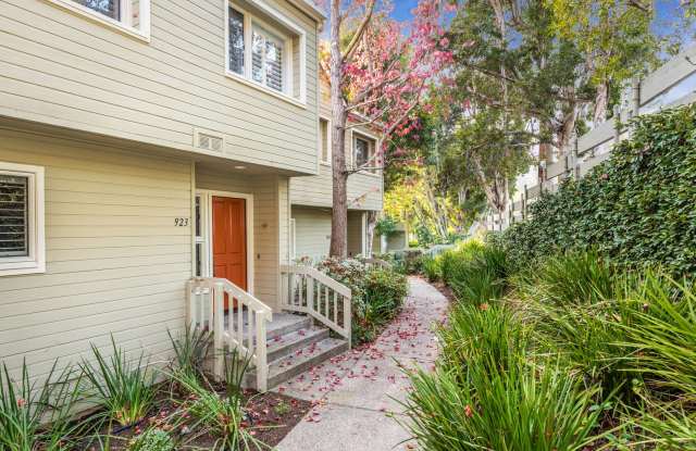 Spacious 3BD/2.5BA Mesa Townhome! (Walking distance to the beach) photos photos