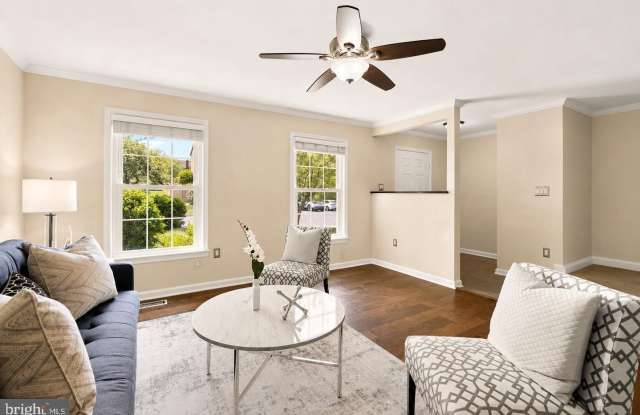 8221 DOCTOR CRAIK Court Gallery 3