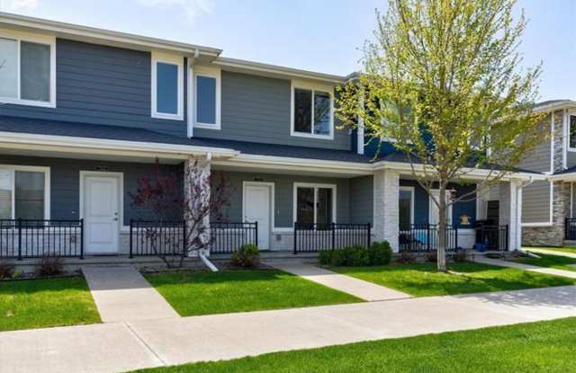 2342 SE Parkview Crossing Dr - 3BR 2.5ba Townhouse in Waukee Gallery 4