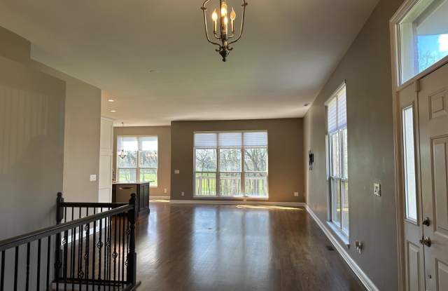 7589 Blue Fox Run Gallery 2