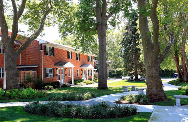 11 Commodore Lane photos photos