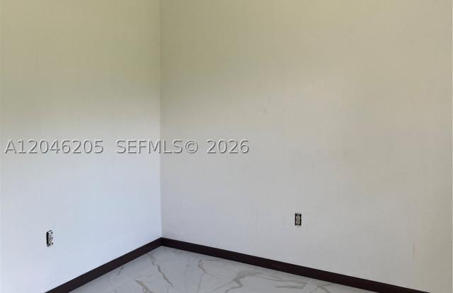 19821 NE 13th Ct Gallery 4