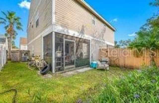 132 DOUGLAS Road W Gallery 3
