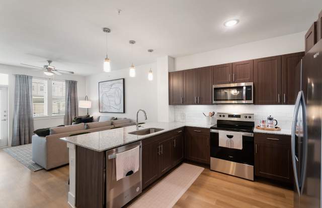 Amberlin Pflugerville - 55+ Active Adult Apartment Homes Gallery 4