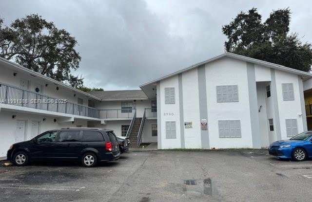 2750 SW 10th Ter photos photos