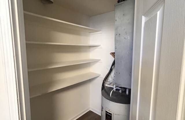 1021 Fords Pointe Circle photos photos