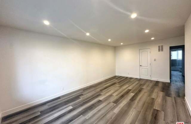 1000 N Orange Grove Ave unit: 9 - 1000 North Orange Grove Avenue, West Hollywood, CA 90046