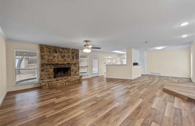 13405 Roanoke Road Gallery 4