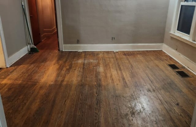 2727 Calvert Avenue - 1 Gallery 2
