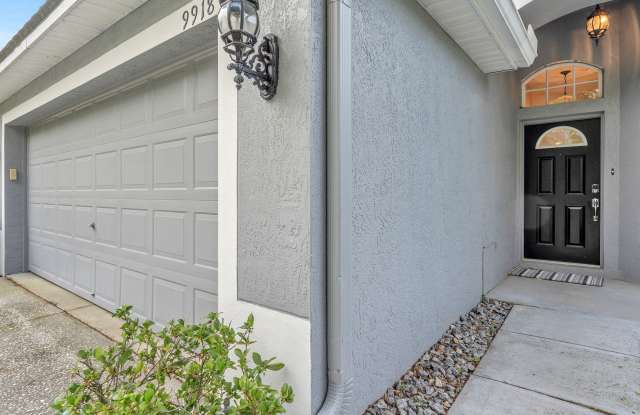 Elegant 3BD/2BA Pool Home, In Beautiful Community and Walkable Amenities Gallery 3