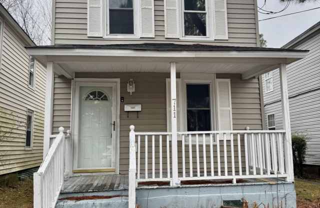711 Parsonage Street - 711 Parsonage Street, Elizabeth City, NC 27909