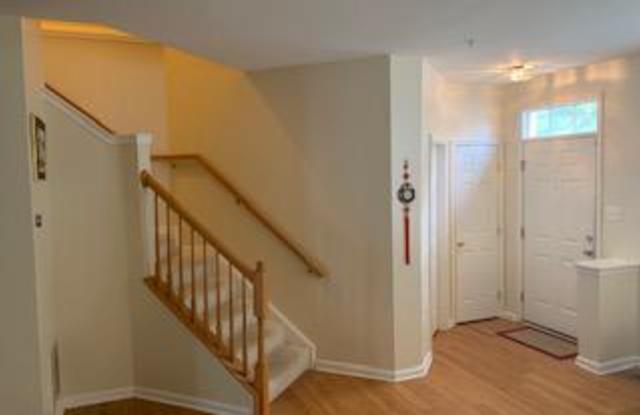 211 ISINGLASS LANE Gallery 3
