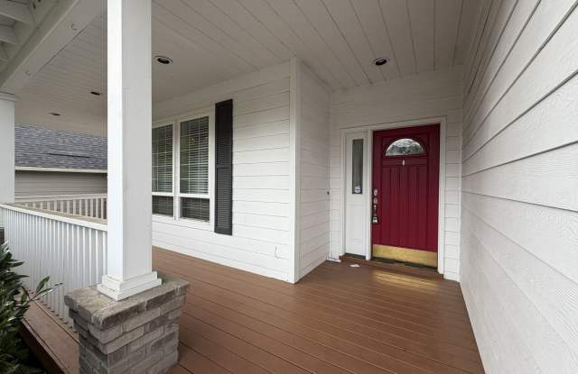 Tualatin 3 Bedroom  with Den + Bonus Room 2.5 Bath Home!  Close to Legacy Hospital.  Has A/C, Includes Lawncare! Gallery 4