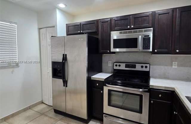 911 NE 209th Ter photos photos