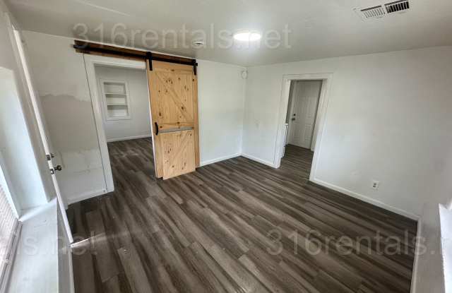 $825 - 2 bed 1 bath - Single Family Home Gallery 4