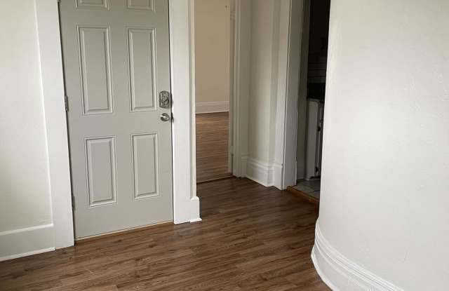 509 East Harrison Avenue - 2UPSTAIRS Gallery 2