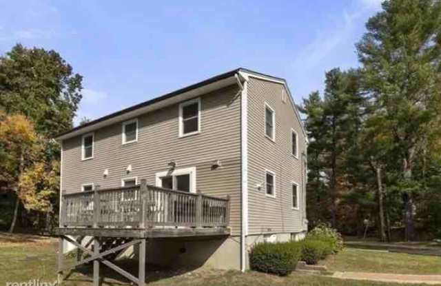 71 1/2 B Pond Street - 71 1/2 Pond Street, Middlesex County, MA 01760