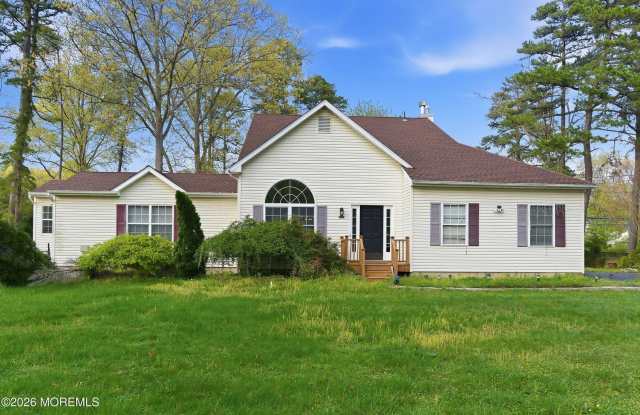 Spacious 3BR Jackson Colonial with Garage photos photos