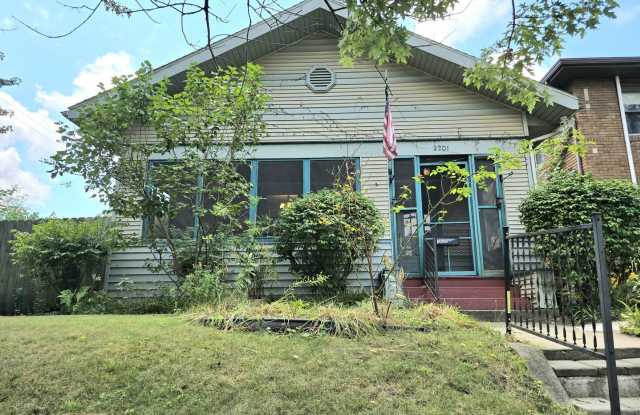 1201 Woodward Ave — All Utilities  Lawn Maintenance Included! photos photos