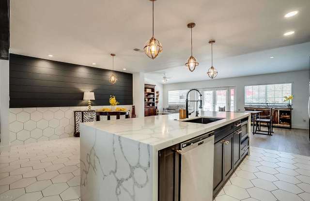 8515 N 13TH Place Gallery 4