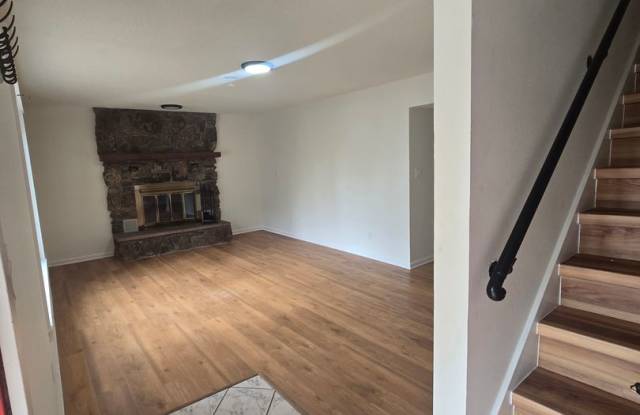 Freshly remodeled 3Bedroom Home in Loveland Now Available! Gallery 4