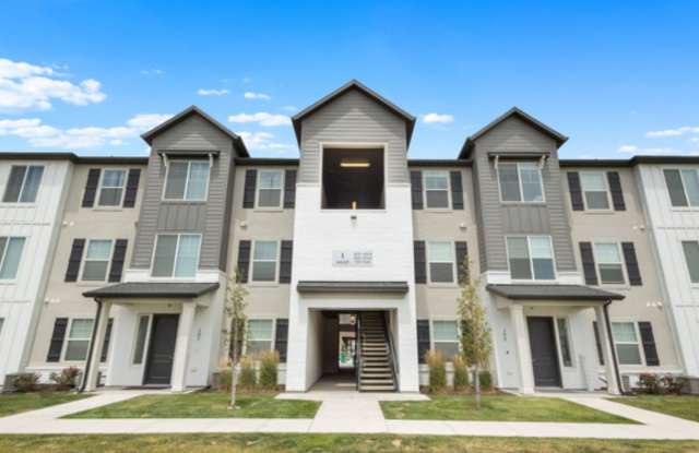 Amenity-Rich Top-Floor Condo in Lehi photos photos