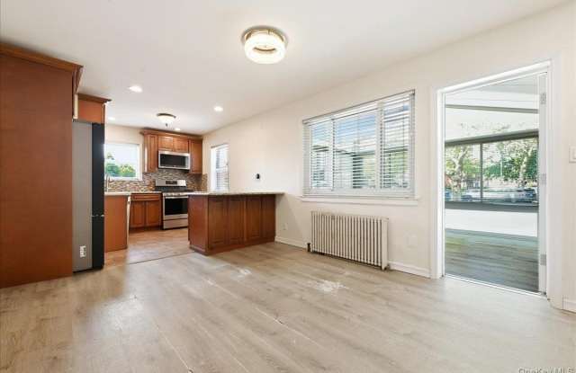 260-70 73rd Avenue Gallery 3