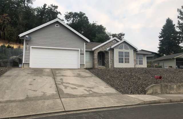 Available Now 3 bedroom 2 bath Hucrest home photos photos